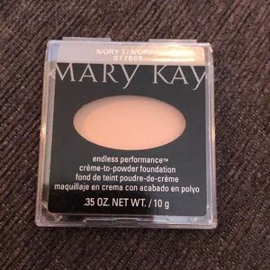 Creme to powder foundation